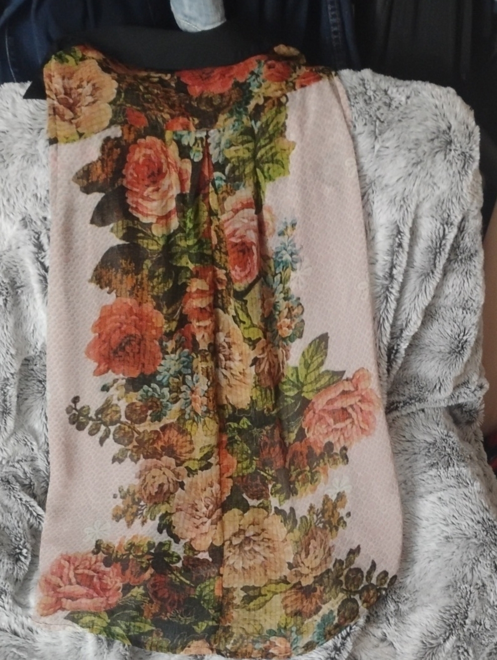New Directions Floral Print Shell in Pink, Green and Black W/Lace - Picture 2 of 4